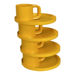 Vintage 1970s Yellow Ingrid Mini Picnic Snack Usa 60640 Plates with Mugs- 8 Pieces For Sale