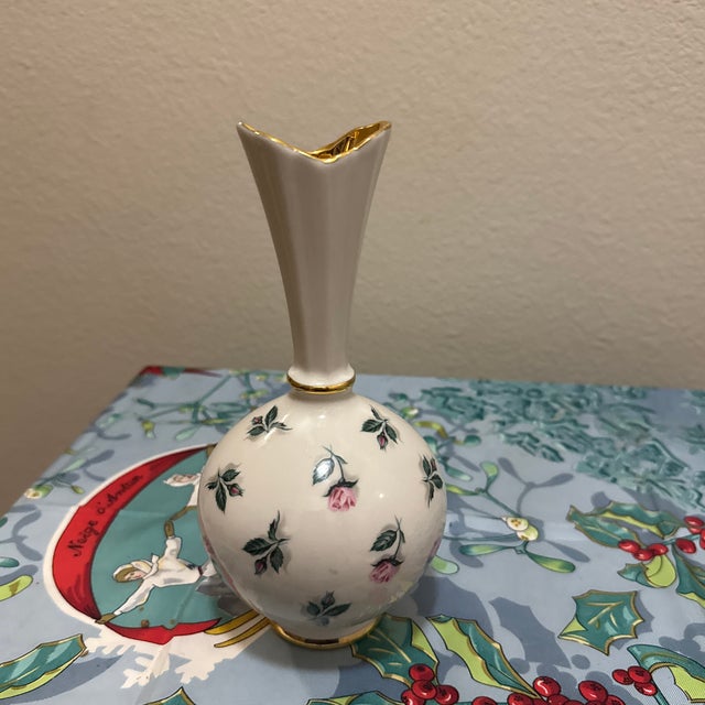 Pink Vintage Elynor China Bud Vase - Pink Rosebud Pattern With 22k Gold Trim For Sale - Image 8 of 8