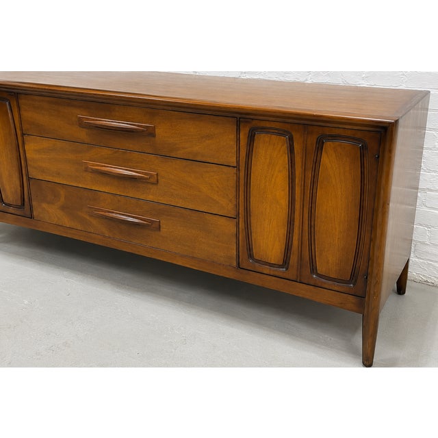 Mid Century Modern Walnut Credenza | Long Dresser by Broyhill Premier, C. 1960's For Sale - Image 9 of 15