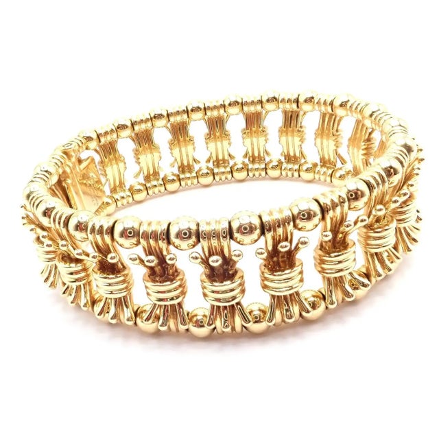 Contemporary Mid 20th Century Tiffany & Co. Jean Schlumberger Yellow Gold Bowtie Bracelet For Sale - Image 3 of 9