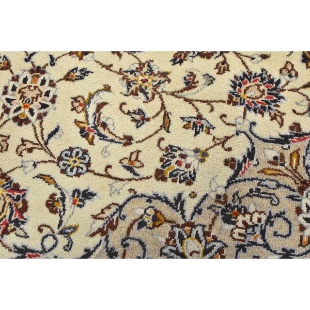 1980s Vintage Kashan Ivory Wool Hand-Knotted Area Rug - 8′ X 11’1” For Sale - Image 5 of 15