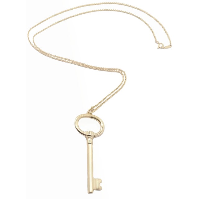 Contemporary Tiffany & Co. Yellow Gold Oval Key Pendant Necklace For Sale - Image 3 of 6