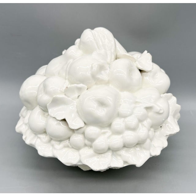 Mid 20th Century Italian White Ceramic Fruit Tureen or Covered Bowl - Blanc De Chine - Mid Century, Neoclassical, Hollywood Regency For Sale - Image 5 of 18
