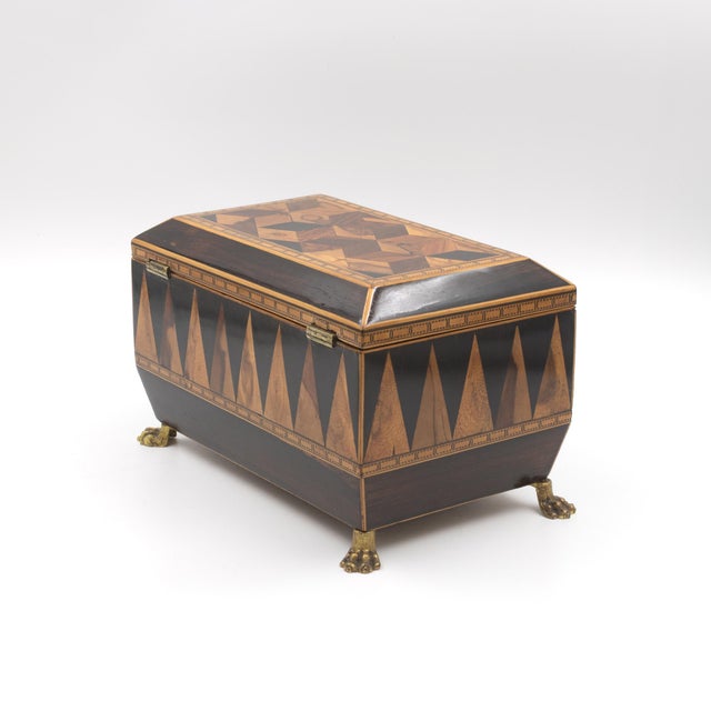 Early 19th Century Specimen Wood Tea Caddy With Perspective Cube and Vandyke Parquetry For Sale In San Francisco - Image 6 of 12