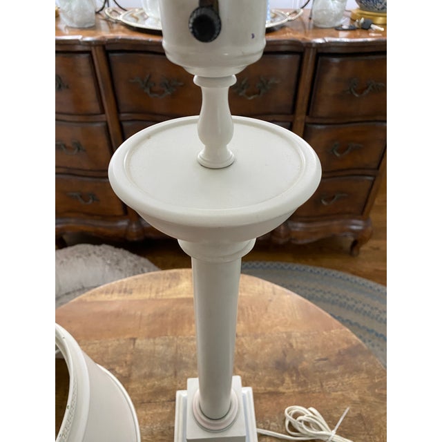 Lovely Vintage Mid 20th Century Metal Tole Ware Lamp With Painted Flowers For Sale - Image 4 of 8