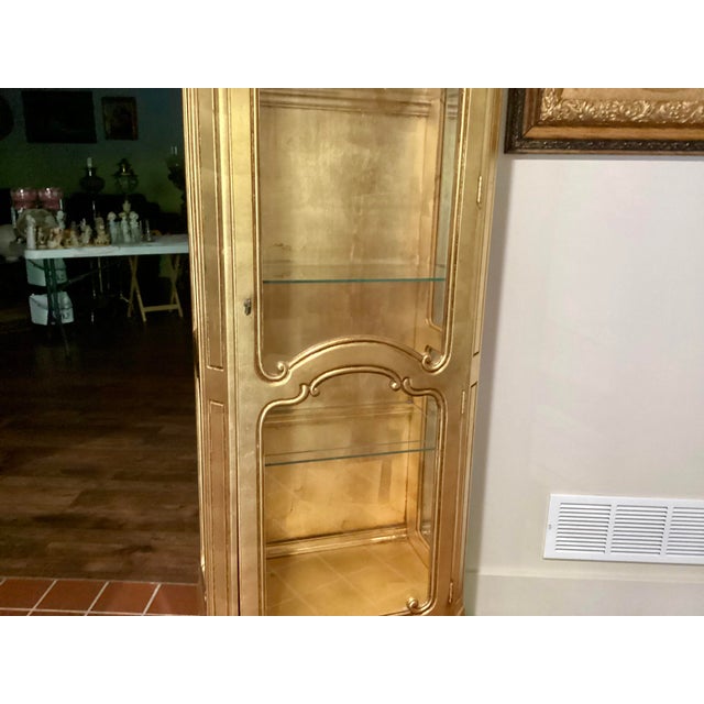Weiman Vintage Hollywood Regency Style Gold Lighted Curio Display Cabinet 1940s Lighted With Drawer For Sale - Image 10 of 17
