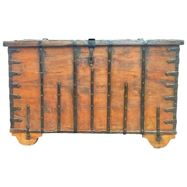 17th Century Oak Coffer / Trunk For Sale