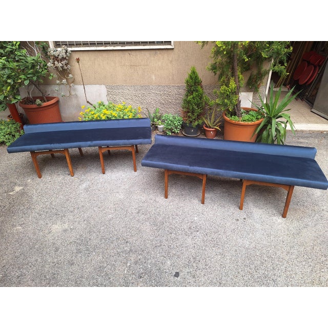 1960s Bench in Light Wood with Electric Blue Velvet Seat, 1960s For Sale - Image 5 of 18