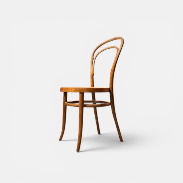 Mid-Century Modern Model No.14 Bistro Chair in Bentwood from Michael Thonet For Sale - Image 3 of 7