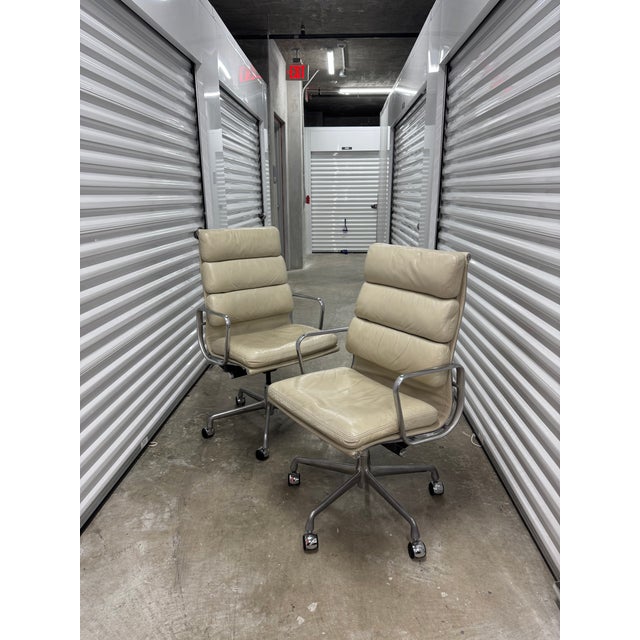 Herman Miller Eames Soft Pad Executive Chair For Sale - Image 4 of 12