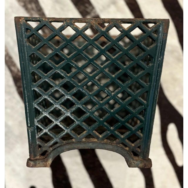 Early 20th Century Antique Cast Iron Lattice Patterned Jardiniere / Cachepot / Planter For Sale - Image 5 of 11