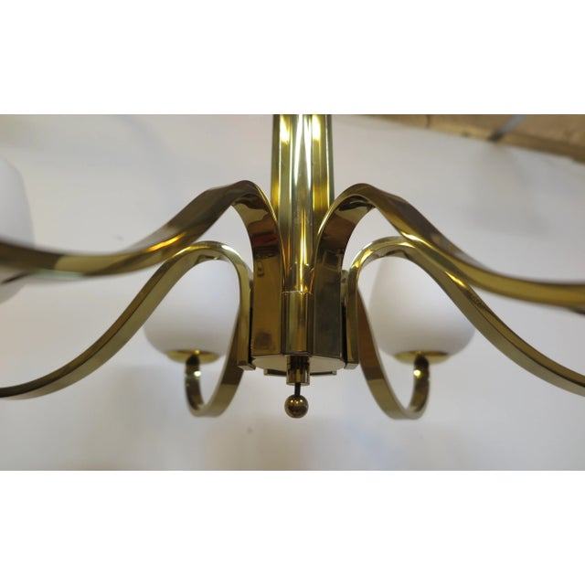 Lightolier Mid Century Brass Tower Chandelier For Sale - Image 4 of 10