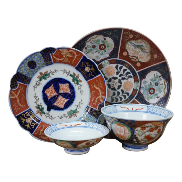 Late 20th Century Japanese Imari Porcelain Dinner Serving Plates & Rice Bowls - 4pcs For Sale
