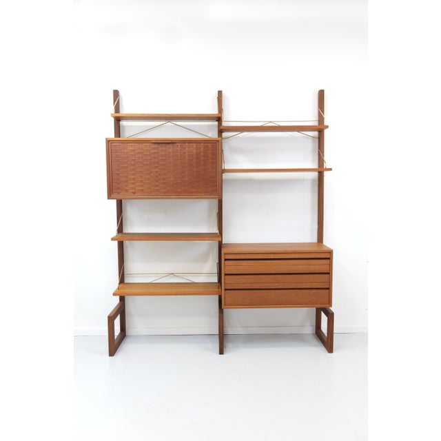 Two-Strip Freestanding Royal System Shelving System in Teak by Poul Cadovius, 1960s, Set of 10 For Sale - Image 14 of 14