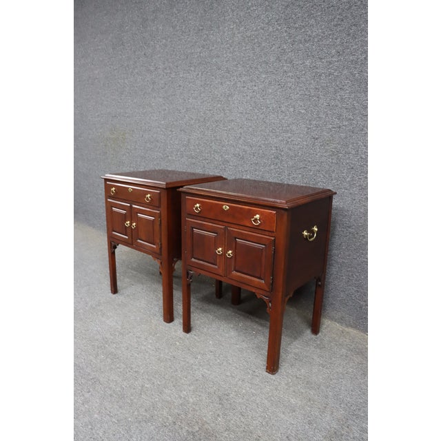 Late 20th Century Statton Trutype Americana Cherry Nightstands – Pair For Sale - Image 5 of 16