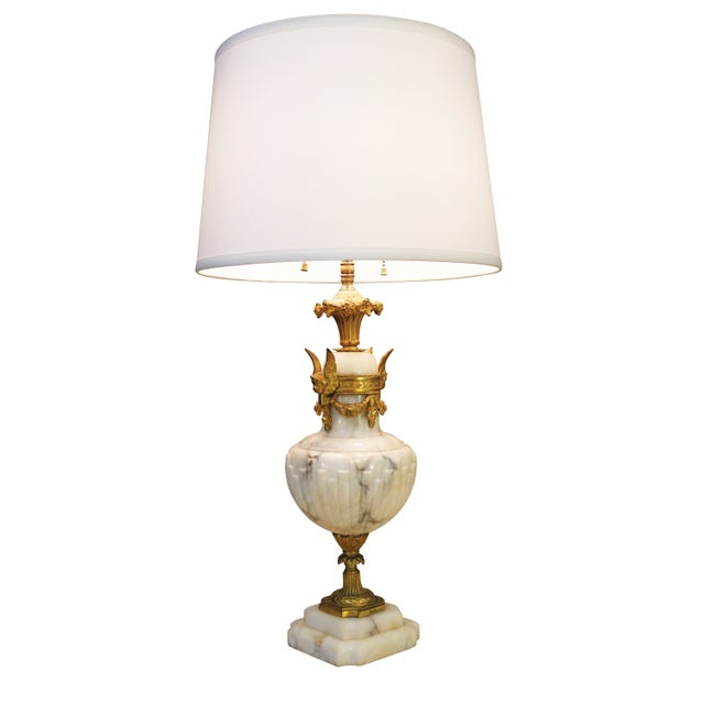 1910s Elaborate Victorian Neoclassical Bronze Gilt Urn Marble Table Lamp For Sale