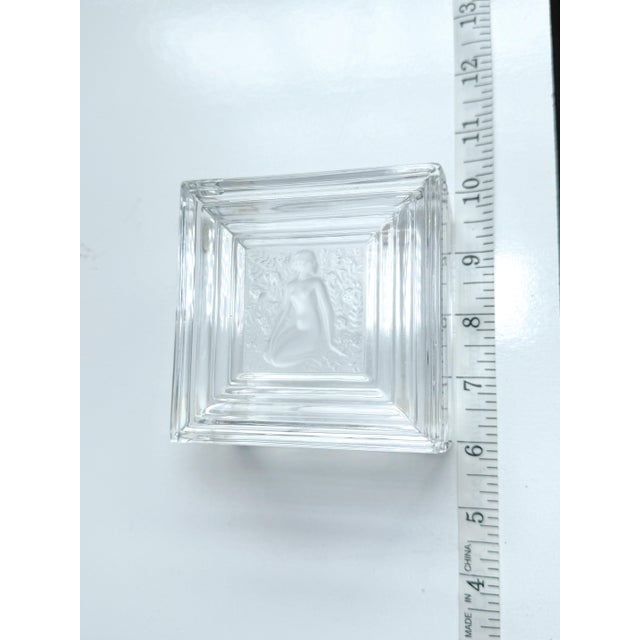 1970s Vintage Lalique ‘Duncan’ Crystal Square Signed Box For Sale - Image 5 of 9