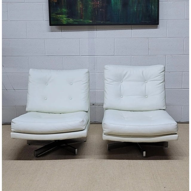 Animal Skin 1960s Pair of Baughman Attributed White Leather Swivel Lounge Chairs For Sale - Image 7 of 11