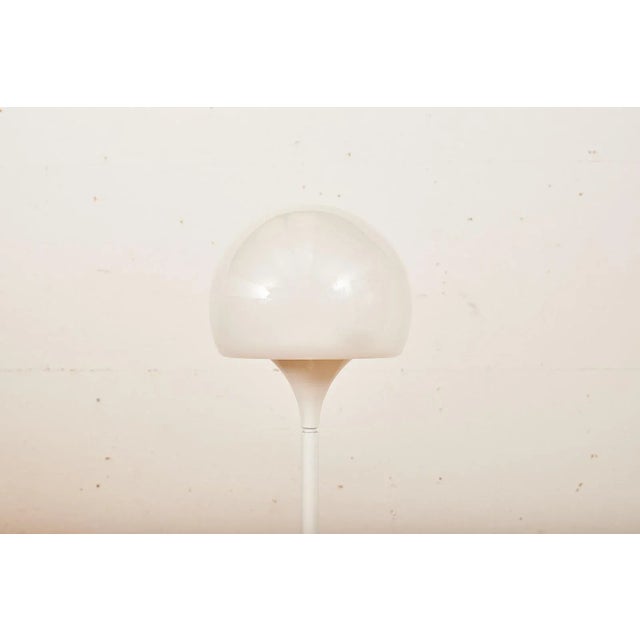 White Floor Lamp by Elio Martinelli for Martinelli Luce, 1960s For Sale - Image 8 of 11