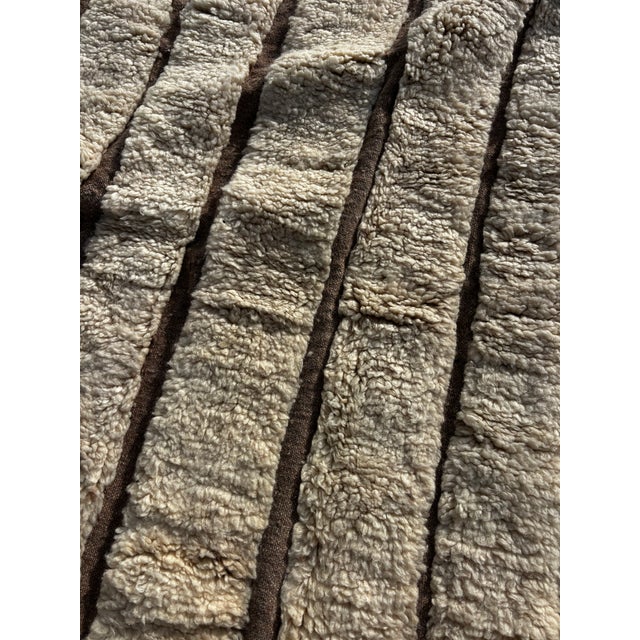 Moroccan Beni M’Rirt Rug – Handwoven Atlas Wool Carpet – Minimalist Berber Design For Sale - Image 11 of 16