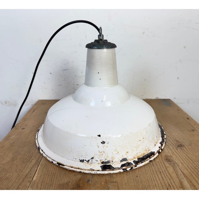 Industrial British White Enamel Factory Pendant Lamp from Benjamin, 1960s For Sale - Image 12 of 18