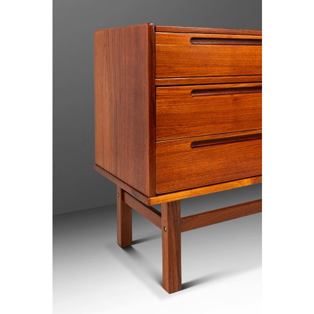 Brown Restored Danish Mid-Century Modern Vanity Dresser in Teak by Nils Jonson for Tørring Møbelfabrik, Denmark, C. 1960s For Sale - Image 8 of 18