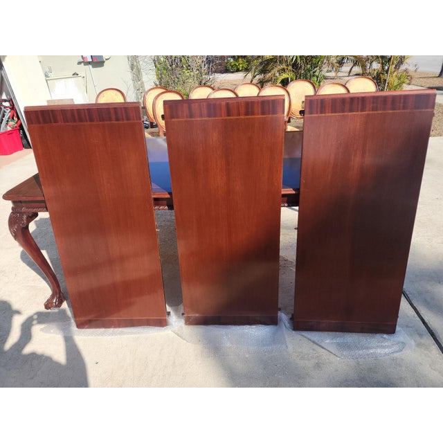 1980s 1980s Councill Mahogany Double-Pedestal Dining Table With 10 Chairs & 3 Leaves – Seats 10 For Sale - Image 5 of 12