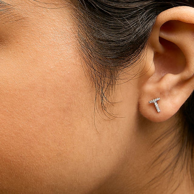 Haus of Brilliance 10K White Gold 1/10 Cttw Diamond 'T' Initial Stud Earring For Sale - Image 4 of 5