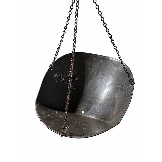 Farmhouse Vintage Penn Scale Mfg. Co. 30-Lb Hanging Market Scale With Original Scoop & Leather Strap For Sale - Image 3 of 4