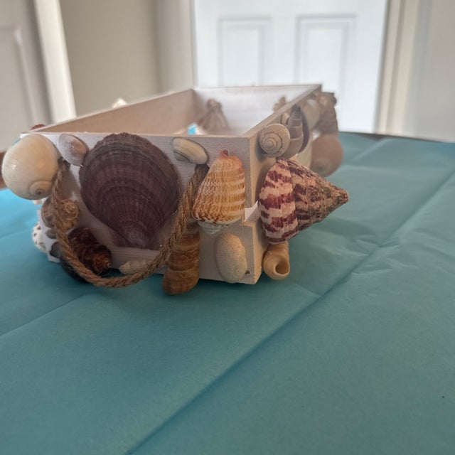 Coastal Sailor’s Valentine Style Mosaic Seashell Box For Sale - Image 4 of 7