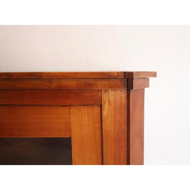 19th Century Biedermeier Display Cabinet in Cherrywood For Sale - Image 11 of 18