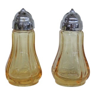 Imperial Glass Ohio Old Williamsburg Yellow Salt and Pepper Shaker Set Usa 4511b For Sale