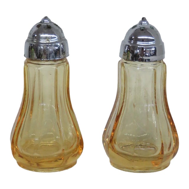 Imperial Glass Ohio Old Williamsburg Yellow Salt and Pepper Shaker Set Usa 4511b For Sale