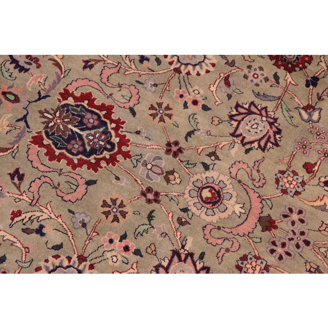 Elegant 1990's Green/Beige Wool Rug - 8'1'' X 10'4'' For Sale - Image 4 of 9