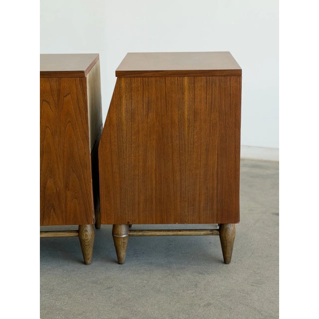 Vintage Broyhill Nightstands Pair For Sale - Image 11 of 15