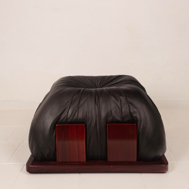 Dragone Pouf in Leather and Padouk by Luciano Frigerio for Frigerio Di Desio, 1970s For Sale - Image 13 of 18