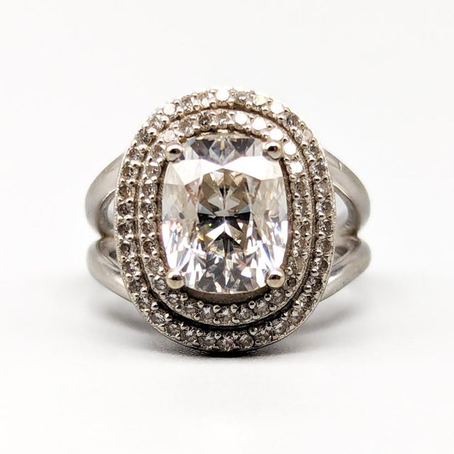 14 Karat Gold Carmosé Ring with Moissanite and Diamonds For Sale - Image 4 of 4
