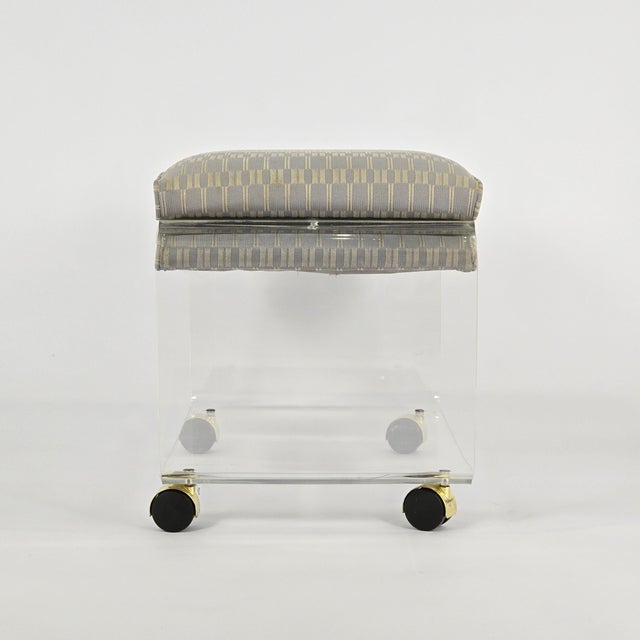 Contemporary 1970s Hill Manufacturing "Charles Hollis Style" Upholstered Lucite Ottoman/Vanity Seat For Sale - Image 3 of 7