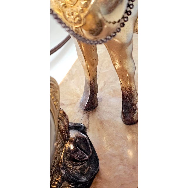 Vintage 1940s United Clock Co. Western Horse Brass Mantel Clock – Model 315, Fully Functional For Sale - Image 10 of 12