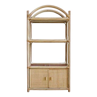 Honey Glazed Ficks Reed Chippendale Style Pencil Rattan Étagère 3 Tiers & Enclosed Cabinet For Sale