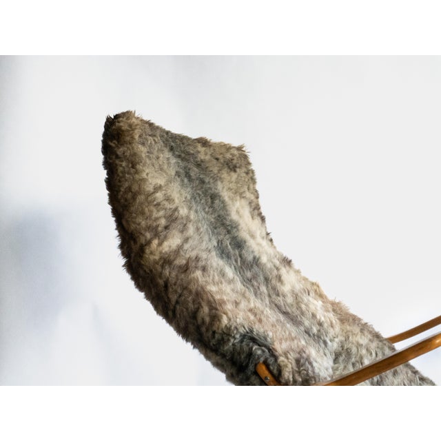 Mid-Century Modern 1970s Bruno Mathsson “Pernilla 3” Chaise Lounge, Sheepskin, Original Condition For Sale - Image 3 of 8