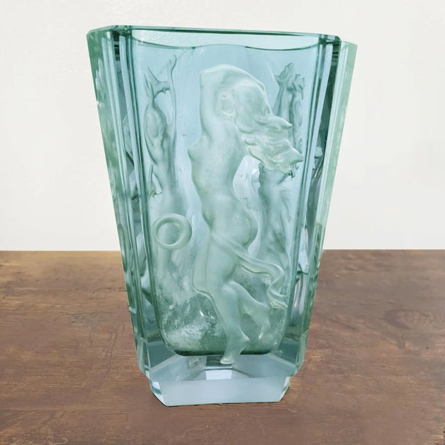 Italian Art Deco Green-Blue Alexandrite Glass Vase with Female Figure, 1900s For Sale - Image 3 of 11