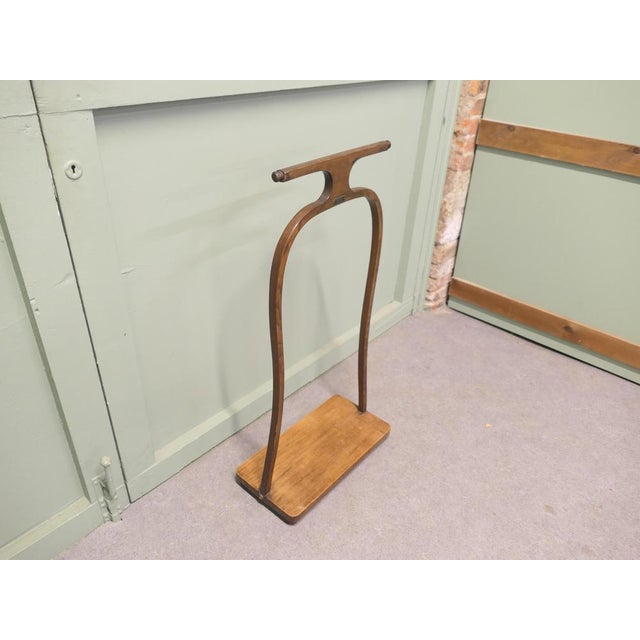 1950s Mid-Century Modern Walnut Gentleman's Valet by Everneat, 1950 For Sale - Image 5 of 8
