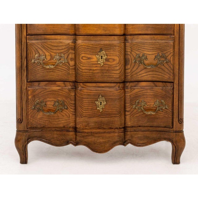 Early 20th Century Louis XV French Provincial Style Chest of Drawers For Sale - Image 5 of 10
