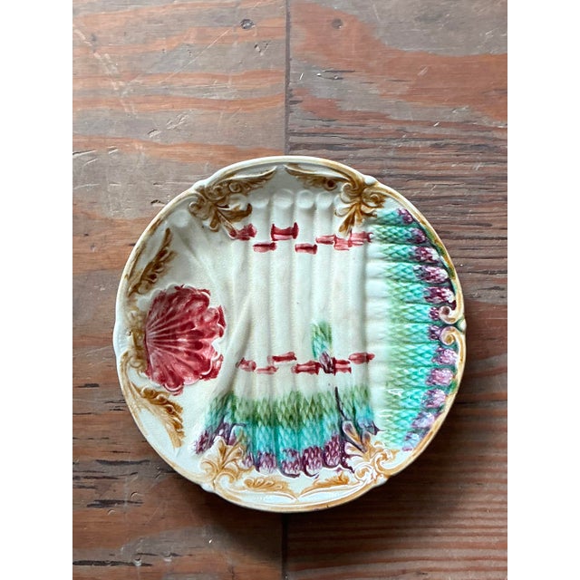 Early 20th Century Vintage Regency French Majolica Asparagus Ceramic Plate For Sale - Image 5 of 12