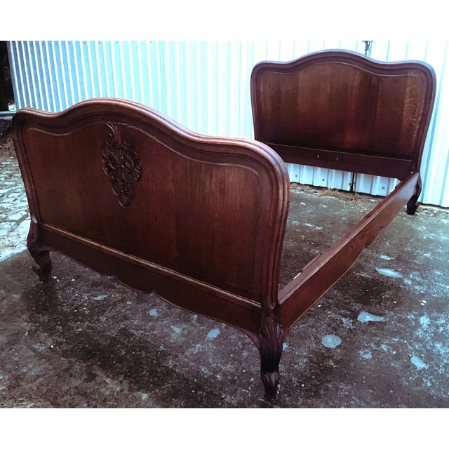 Antique French Bed Rocaille in Oak, 1900s For Sale - Image 4 of 14