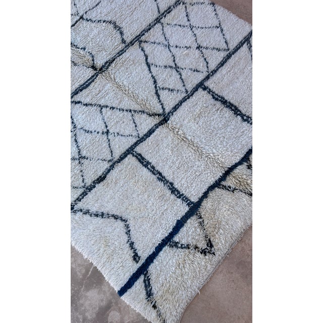 1980s Moroccan Beni Ourain Rug - 5'6" X 8'1" Ft For Sale In Cleveland - Image 6 of 10