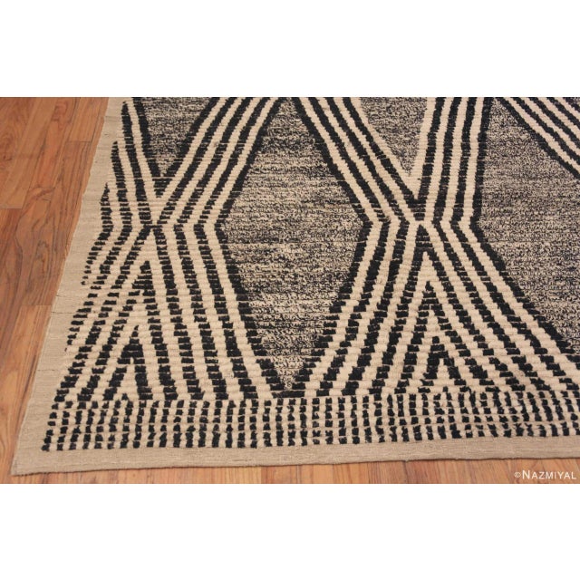 2020s Nazmiyal Collection Bold Modern Area Geometric Tribal Salt and Pepper Color Rug For Sale - Image 5 of 5