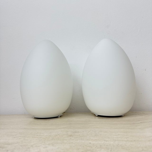 Mid-Century Modern Vintage Egg-Shaped Opaline Glass Table Lamps, 1970s, Set of 2 For Sale - Image 3 of 18