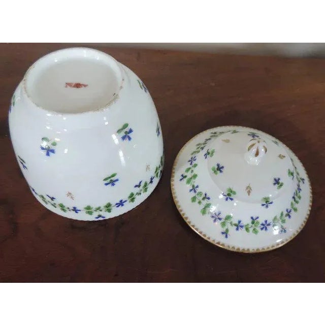 Early 19th Century French Empire Nast Old Paris Porcelain Cornflower Sprig Sucrier Sugar Bowl For Sale - Image 9 of 11